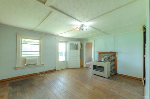 Tiny photo for 957 Blue Ridge Dr, Gretna, VA 24557 (MLS # 365677)