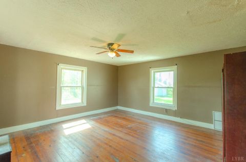Tiny photo for 957 Blue Ridge Dr, Gretna, VA 24557 (MLS # 365677)