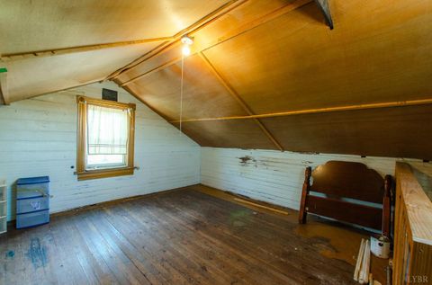 Tiny photo for 957 Blue Ridge Dr, Gretna, VA 24557 (MLS # 365677)