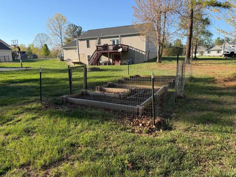 Tiny photo for 271 Pleasant Ridge Drive, Madison Heights, VA 24572 (MLS # 365635)