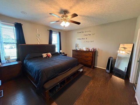 Tiny photo for 271 Pleasant Ridge Drive, Madison Heights, VA 24572 (MLS # 365635)