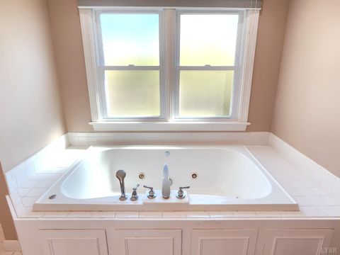 Tiny photo for 100 Jameson Court, Lynchburg, VA 24503 (MLS # 365760)