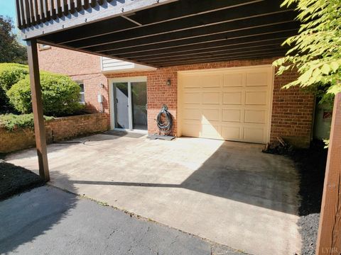 Tiny photo for 100 Jameson Court, Lynchburg, VA 24503 (MLS # 365760)
