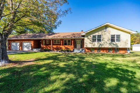 Photo of 687 Hixburg Road Rd, Pamplin, VA 23958 (MLS # 362648) Photo of 687 Hixburg Road Rd, Pamplin, VA 23958 (MLS # 362648)