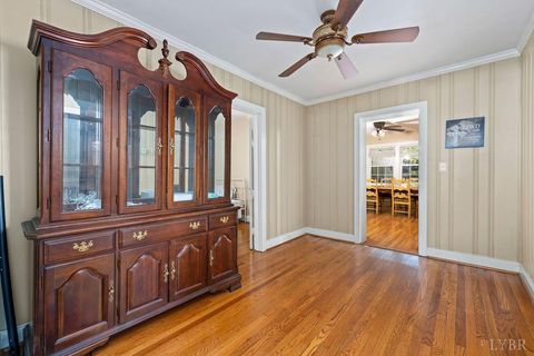 Tiny photo for 913 Johnson Road, Lynchburg, VA 24502 (MLS # 363678)