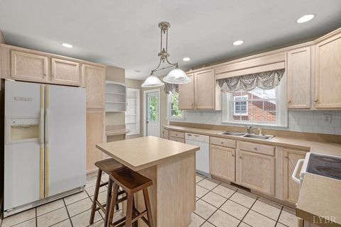 Tiny photo for 913 Johnson Road, Lynchburg, VA 24502 (MLS # 363678)