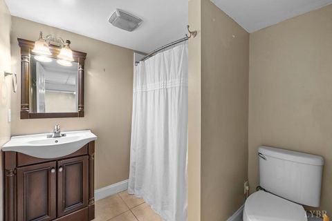 Tiny photo for 913 Johnson Road, Lynchburg, VA 24502 (MLS # 363678)