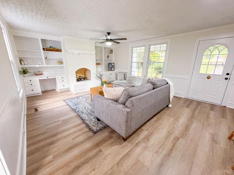 Tiny photo for 176 N Main St, Amherst, VA 24521 (MLS # 366601)