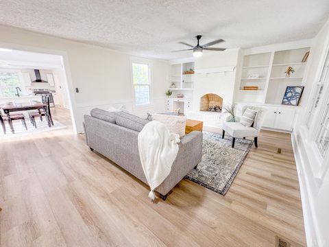 Tiny photo for 176 N Main St, Amherst, VA 24521 (MLS # 366601)