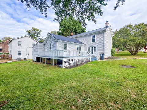 Tiny photo for 176 N Main St, Amherst, VA 24521 (MLS # 366601)