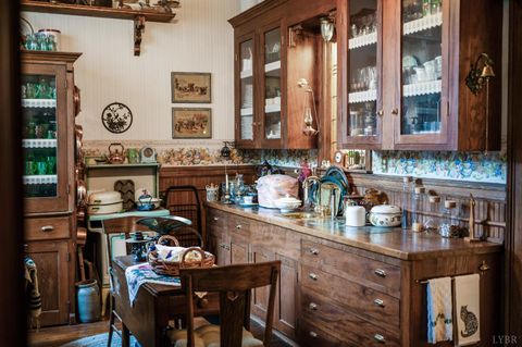 Tiny photo for 400 Madison Street, Lynchburg, VA 24504 (MLS # 364511)