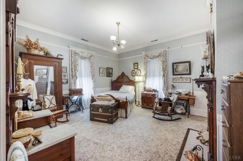 Tiny photo for 400 Madison Street, Lynchburg, VA 24504 (MLS # 364511)