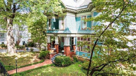 Tiny photo for 400 Madison Street, Lynchburg, VA 24504 (MLS # 364511)