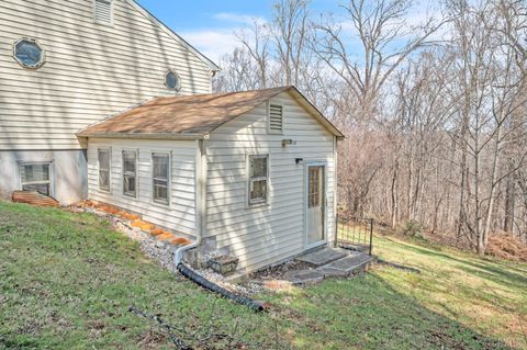 Tiny photo for 168 Moorman Drive, Madison Heights, VA 24572 (MLS # 365188)