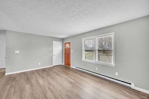 Tiny photo for 168 Moorman Drive, Madison Heights, VA 24572 (MLS # 365188)