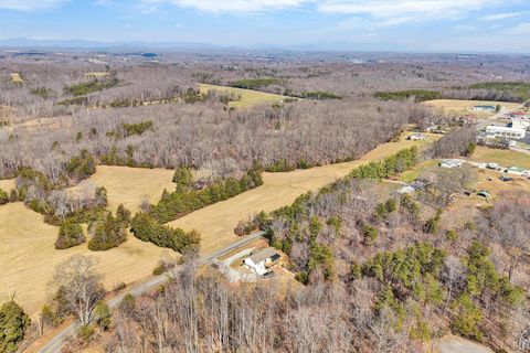 Tiny photo for 1840 Bluewater Drive, Moneta, VA 24121 (MLS # 365012)