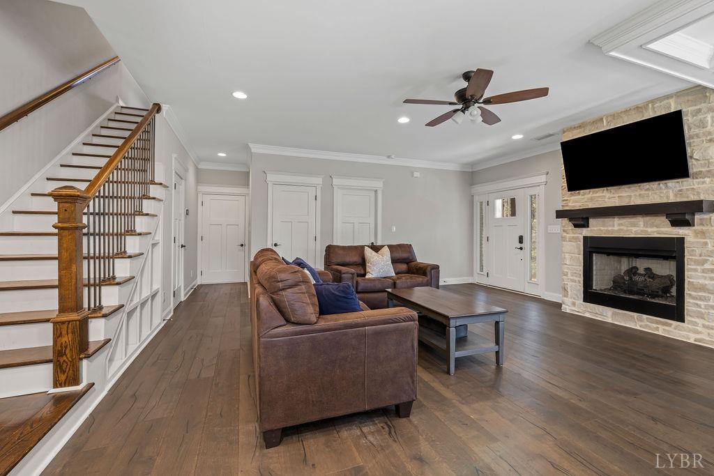 1055 Tori Court, Forest, Virginia image 8