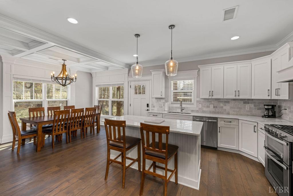 1055 Tori Court, Forest, Virginia image 9