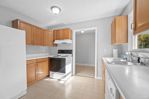 Tiny photo for 2315 Old Forest Road, Lynchburg, VA 24501 (MLS # 362549)