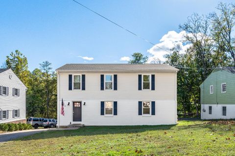 Photo of 2315 Old Forest Road, Lynchburg, VA 24501 (MLS # 362549)