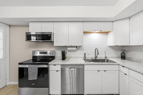 Tiny photo for 46 Kitty Hawk Sq, Lynchburg, VA 24502 (MLS # 366084)