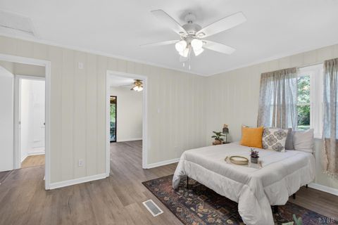 Tiny photo for 151 Brooks Street, Monroe, VA 24574 (MLS # 366508)
