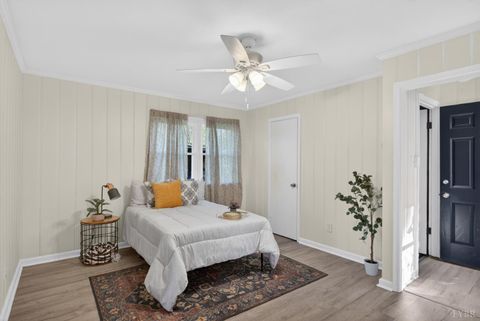 Tiny photo for 151 Brooks Street, Monroe, VA 24574 (MLS # 366508)