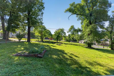 Tiny photo for 151 Brooks Street, Monroe, VA 24574 (MLS # 366508)