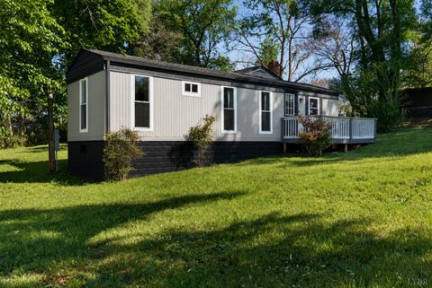 Tiny photo for 151 Brooks Street, Monroe, VA 24574 (MLS # 366508)