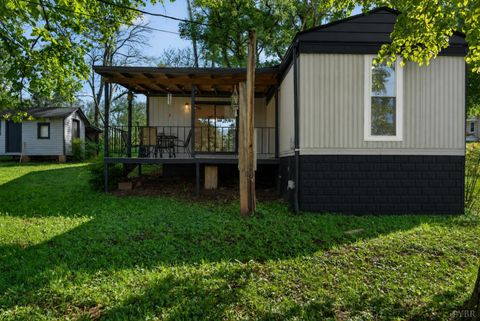 Tiny photo for 151 Brooks Street, Monroe, VA 24574 (MLS # 366508)