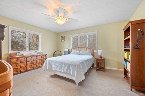 Tiny photo for 1188 Hopes Way, Bedford, VA 24523 (MLS # 364922)