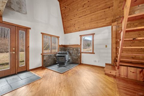 Tiny photo for 506 Peters Hollow Rd, Monroe, VA 24574 (MLS # 364057)