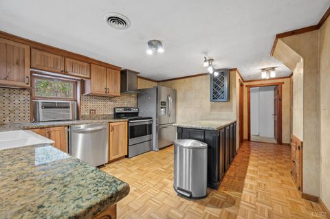 Tiny photo for 506 Peters Hollow Rd, Monroe, VA 24574 (MLS # 364057)