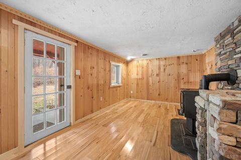 Tiny photo for 506 Peters Hollow Rd, Monroe, VA 24574 (MLS # 364057)