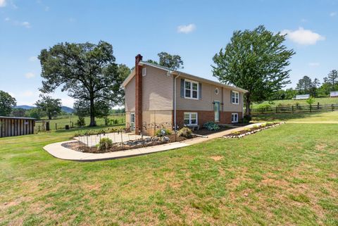 Tiny photo for 935 Turkey Mountain Rd. RD, Amherst, VA 24521 (MLS # 366369)