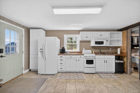 Tiny photo for 935 Turkey Mountain Rd. RD, Amherst, VA 24521 (MLS # 366369)
