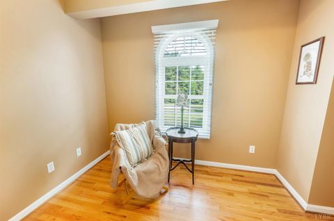 Tiny photo for 268 Cedar Hill Road, Amherst, VA 24521 (MLS # 366492)