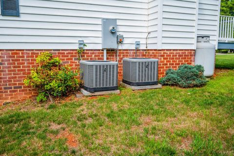 Tiny photo for 268 Cedar Hill Road, Amherst, VA 24521 (MLS # 366492)