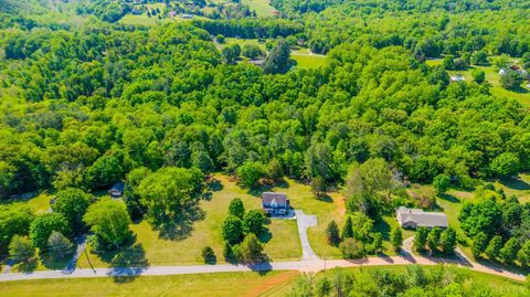 Tiny photo for 268 Cedar Hill Road, Amherst, VA 24521 (MLS # 366492)