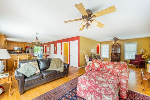 Tiny photo for 268 Cedar Hill Road, Amherst, VA 24521 (MLS # 366492)