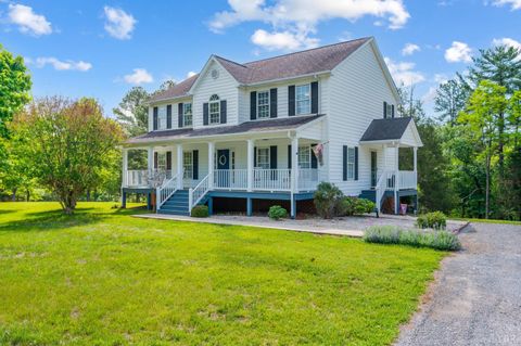 Tiny photo for 268 Cedar Hill Road, Amherst, VA 24521 (MLS # 366492)