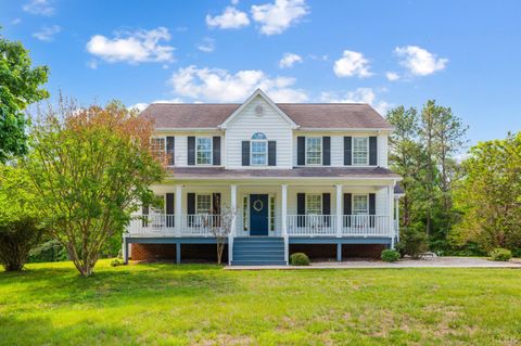 Photo of 268 Cedar Hill Road, Amherst, VA 24521 (MLS # 366492)