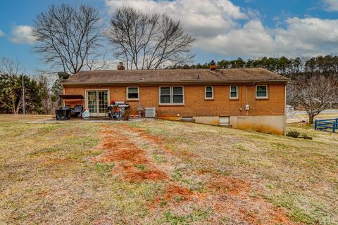 Tiny photo for 7143 Gladys Road, Altavista, VA 24517 (MLS # 364515)