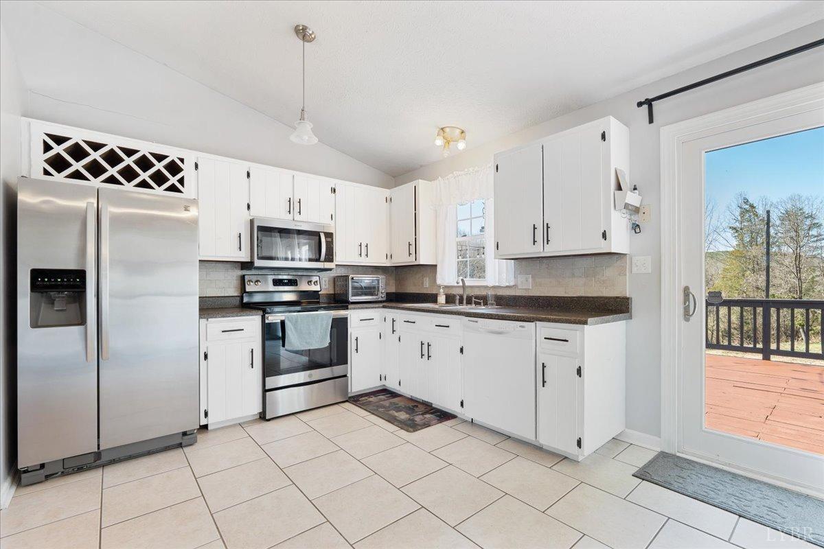 329 Holcomb Path Road, Lynchburg, Virginia image 9