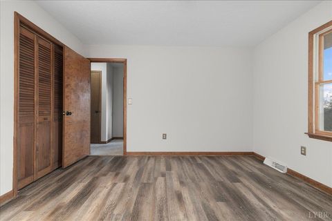 Tiny photo for 4087 Lowry Road, Goode, VA 24556 (MLS # 364493)