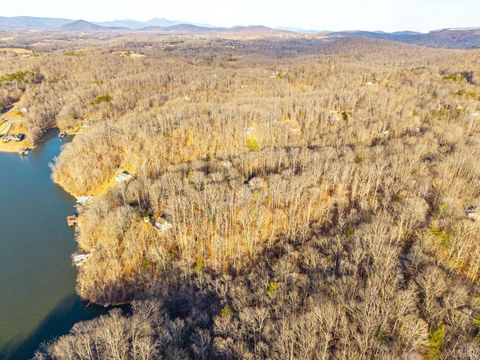 Tiny photo for 1 Woodlake Drive #16, Goodview, VA 24095 (MLS # 366580)