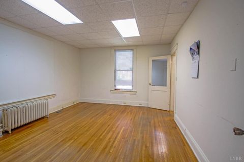 Tiny photo for 3202 Memorial Avenue, Lynchburg, VA 24501 (MLS # 366785)