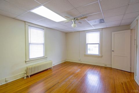 Tiny photo for 3202 Memorial Avenue, Lynchburg, VA 24501 (MLS # 366785)