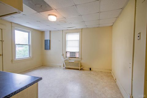Tiny photo for 3202 Memorial Avenue, Lynchburg, VA 24501 (MLS # 366785)