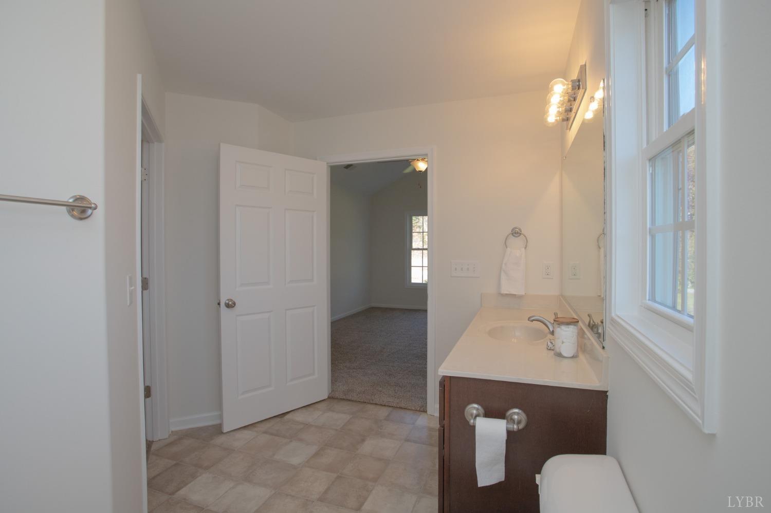 62 E Lockett Creek Boulevard, Farmville, Virginia image 14